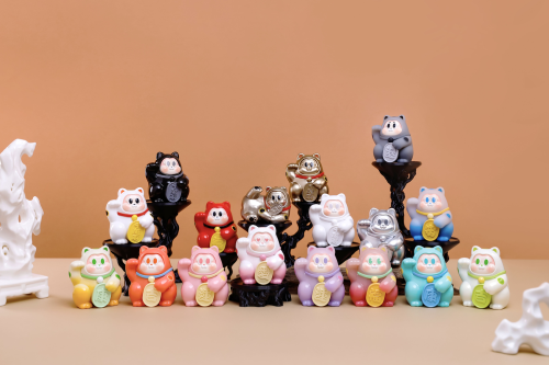 SLLO - God Lycka - Utställning av 12 Mini Figurer 6 cm - Mysteriebok Art Toys