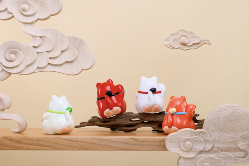 SLLO - God Lycka - Utställning av 12 Mini Figurer 6 cm - Mysteriebok Art Toys