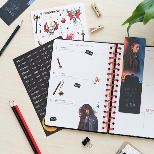 STRANGER THINGS - A5 Agenda 2023/2024 - 12 månader Grupo Erik