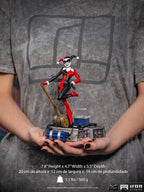 BATMAN THE ANIMATED SERIES - Harley Quinn - Figur Art Scale 1/10 20cm Iron Studios