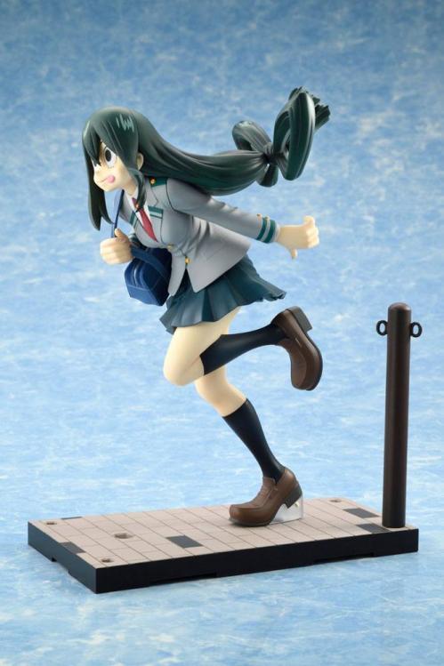 MY HERO ACADEMIA - Tsuyu Asui - Figur 1/8 Runns