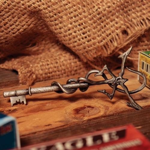 RESIDENT EVIL 4 - Insignia - Nyckelreplika Limited Edition - 12cm Fanattik