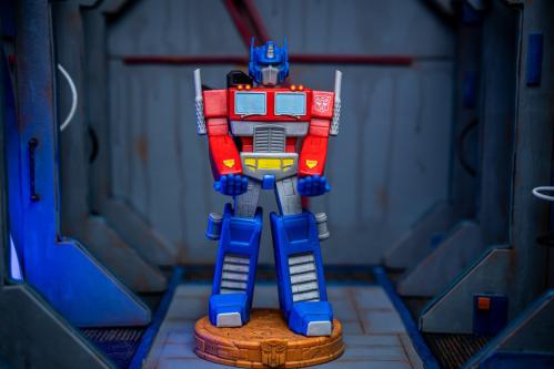 TRANSFORMERS - Optimus Prime - Controller & Phone Support - 20cm Exquisite Gaming