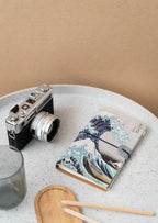 HOKUSAI - Den Stora Våg - Resande Anteckningsblock - Storlek A5 Grupo Erik