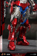 MARVEL - Tony Stark (Mark V Suit Up) Deluxe Actionfigur 31cm Hot Toys
