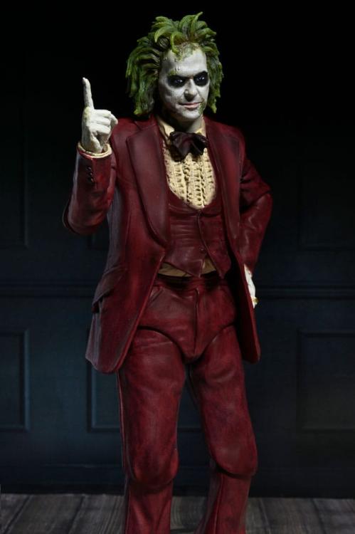 BEETLEJUICE 2 - Beetlejuice "Röd Frack" - Ultimate Figur 18cm Neca