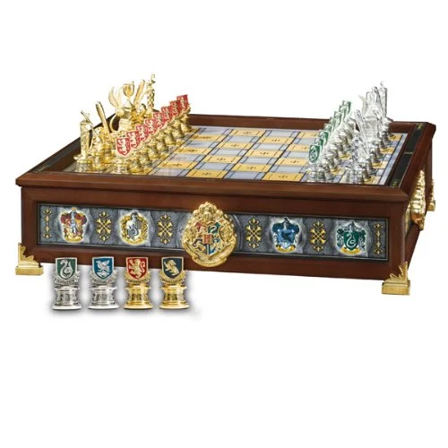 HARRY POTTER - Quidditch Chess Set Noble Collection