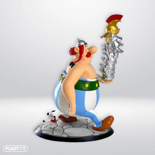 ASTERIX & OBELIX - Obelix hög av hjälmar - figur 22 cm Plastoy