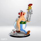 ASTERIX & OBELIX - Obelix hög av hjälmar - figur 22 cm Plastoy
