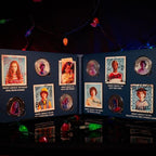 STRANGER THINGS - Årsbok - Album med 6 samlarmynt Fanattik